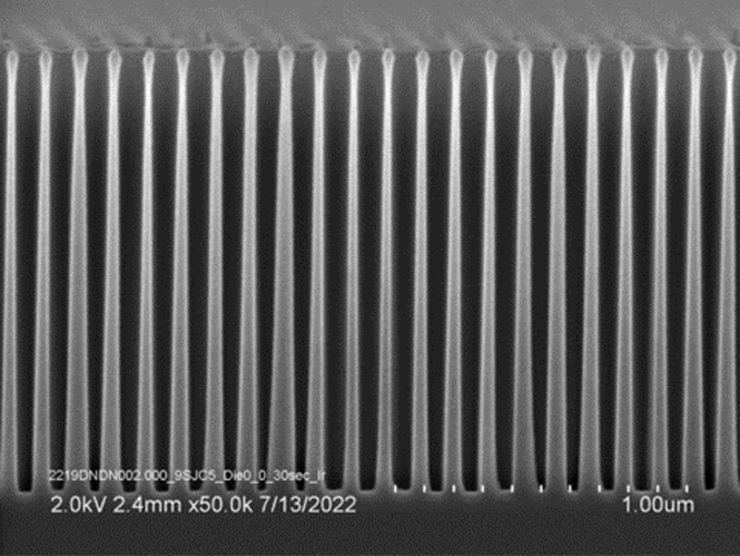 AMAG7 HARhole, 1.5 µm depth, SiO2 on Si, C60P120 anchor target