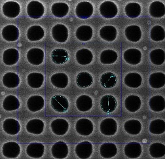 AMAG7 HARhole, 1.5 µm depth, SiO2 on Si, C60P120 anchor target