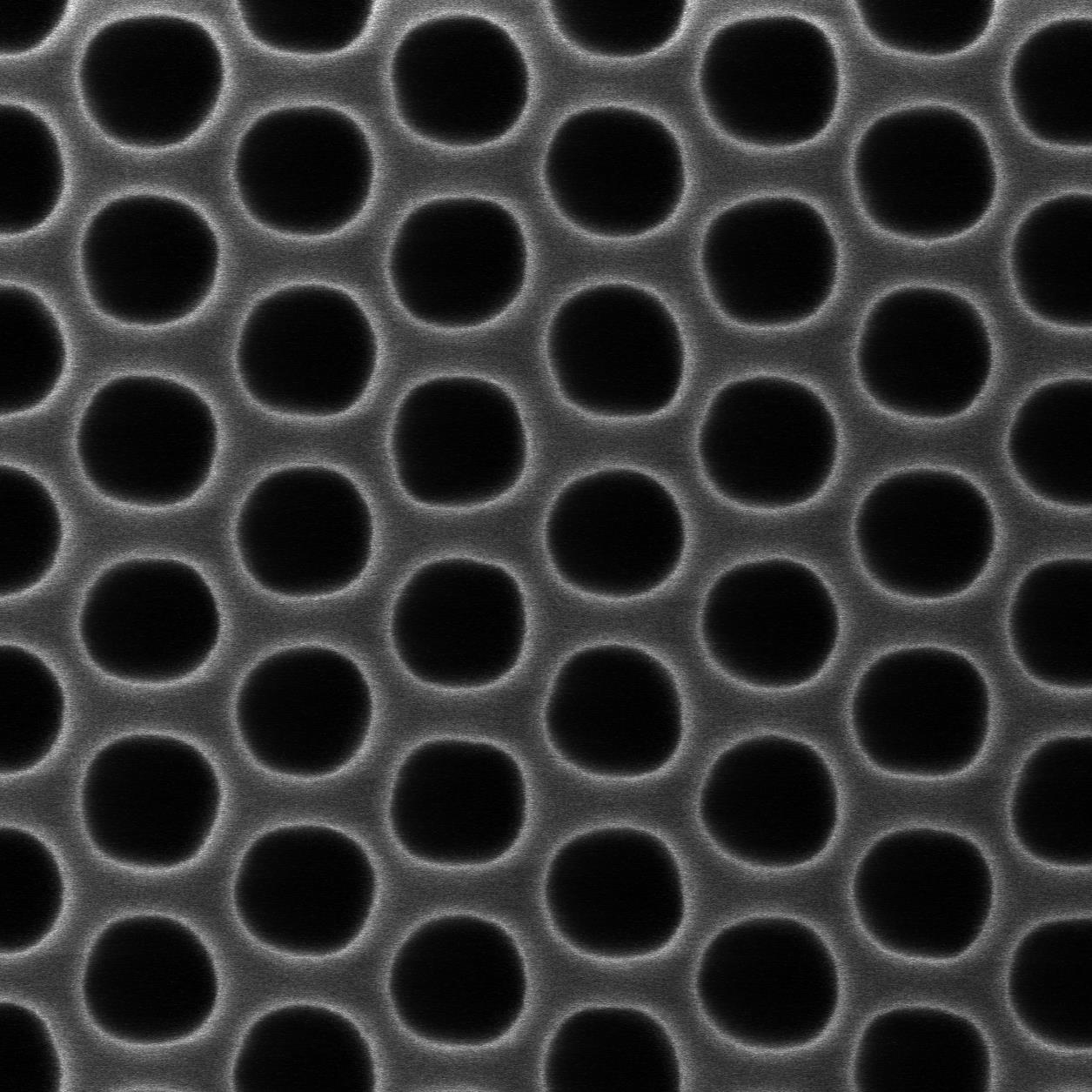 AMAG7 HARhole, 1.5 µm depth, SiO2 on Si, C60P120 anchor target